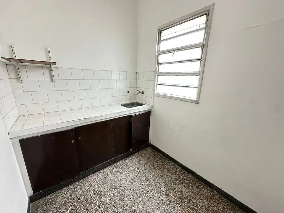 Alquiler Apartamento 1 Dormitorio Con Patio, Luminoso, Sin Gastos Comunes / Cerrito · Foto 3