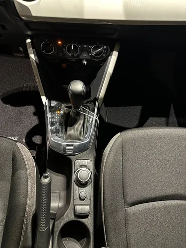 Mazda 2 Sedan Touring Automatico Paño Ipm 2025