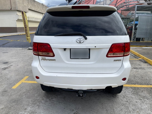 Imagen 4 de 14 de Toyota Fortuner