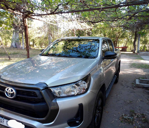 Imagen 1 de 15 de Toyota Hilux 2022 2.4 Cd Sr 150cv 4x2
