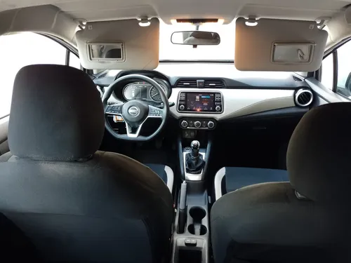 Nissan Versa Advance