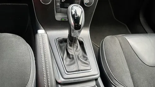 Volvo V40 T4 DRIVE-E R DESIGN HB SEC 2,0