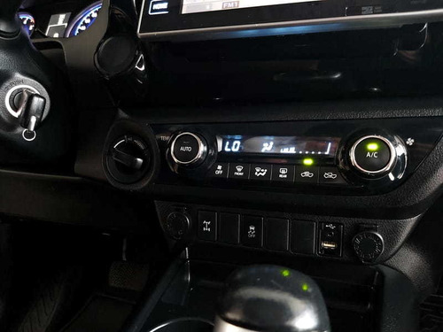 Imagem 10 de 15 de Toyota Hilux 2.8 Tdi Srv Cab. Dupla 4x4 Aut. 4p
