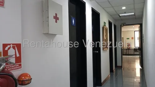Se Alquila Oficina En La Urbina