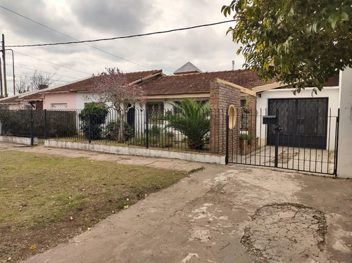 Imagen 1 de 22 de Venta De Casa 3 Dormitorios En Los Hornos, La Plata