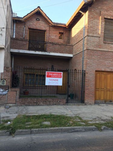 Venta Casa En Ramos Mejia A Mts Av San Martin Al 700 Súper!!