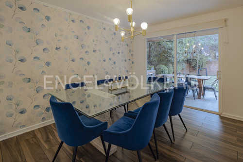 Casa En Condominio, Remodelada