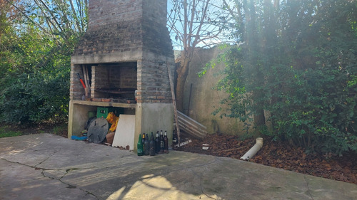Casa 2 Dormitorios Con Parque Y Cochera