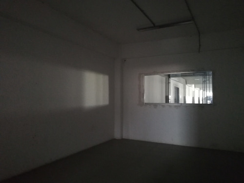 Imagen 10 de 14 de Planta Industrial En Zona Industrial Cloris