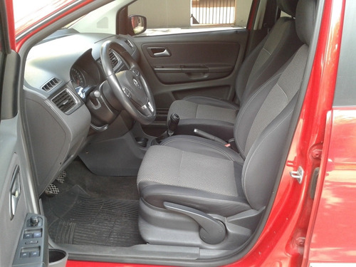 Volkswagen Suran 1.6 Highline 101cv 11c 2011