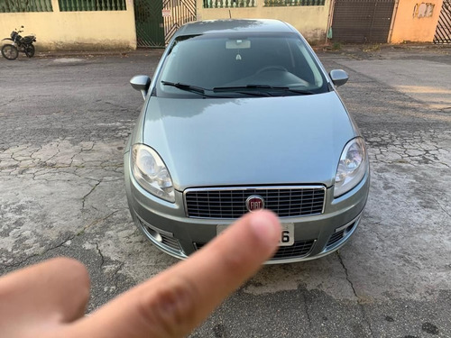 Fiat Linea 2012 1.8 16v Essence Flex 4p