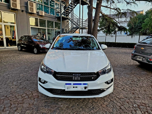 Imagen 2 de 14 de Fiat Cronos 1.3 Drive Pack Conect. C/gnc 2021 28.000km Fcio
