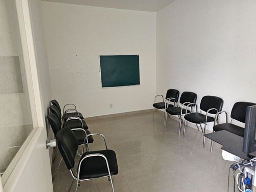 Local Comercial Acondicionado Para Escuela O Consultorios En Garza Sada