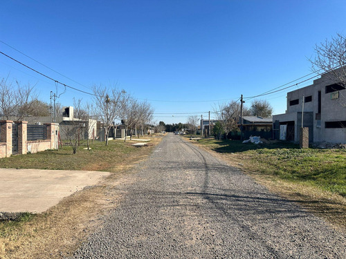 Terreno De 570 M2 En Venta Frente Sur (la Mejor Orientación) En Funes City