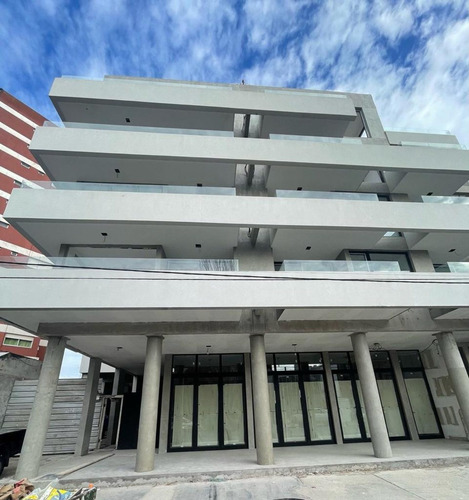 Imagen 2 de 11 de Venta Departamento 2 Amb Con Cochera Playa Grande