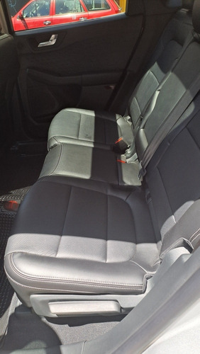Imagen 14 de 17 de Ford Kuga 2.5 Titanium Hibrida