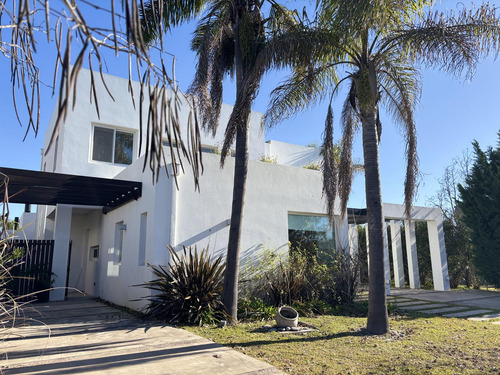 Casa En Alquiler En Los Alisos Nordelta