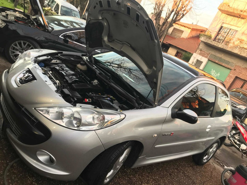 Imagen 8 de 12 de Peugeot 207 2010 1.6 Quicksilver