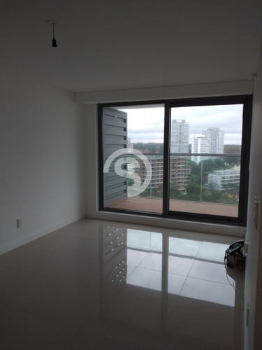 Apto 1 Dorm, + Plus Y Balcón - Ref: 4334