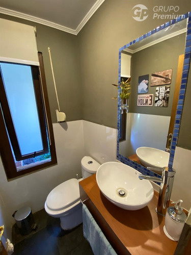 Parcela En Venta De 4d 3b Piscina Cabaña De Visitas En Lampa