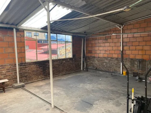 Venta De Casa Con 3 Apartamentos, Cerca A Av. Nqs Y Transmilenio