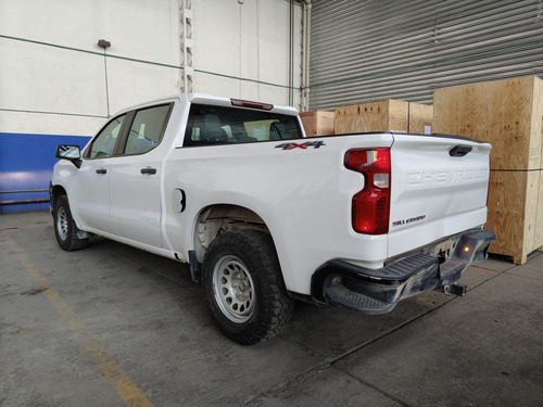 Chevrolet Silverado 4.3 WT Dob Cab V6 4x4