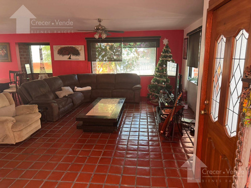 Casa Sola De Dos Niveles En Venta, En Privada Con Vigilancia En Lomas Tetela, Cuernavaca Morelos