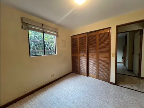 Apartamento Para Remodelar Oviedo En El Poblado Con Increible Terraza