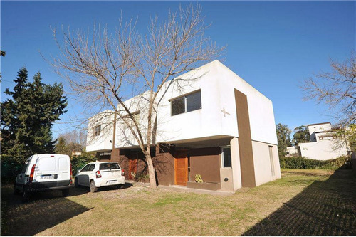 Imagen 2 de 30 de Dúplex Venta - 2 Dormitorios 2 Baños 2 Cocheras - 120 Mts2 Totales - City Bell