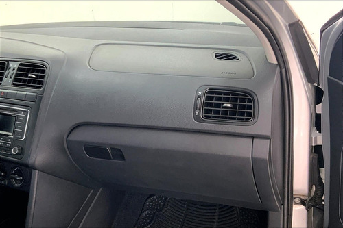 Imagen 15 de 25 de Volkswagen Polo 5 Pts Hb Starline, 16l, Tm5, R-15