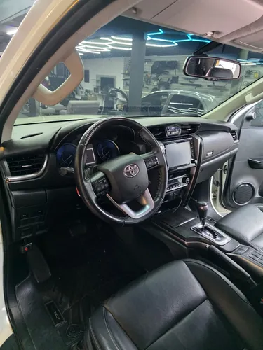 Toyota Fortuner 2.7 Srv
