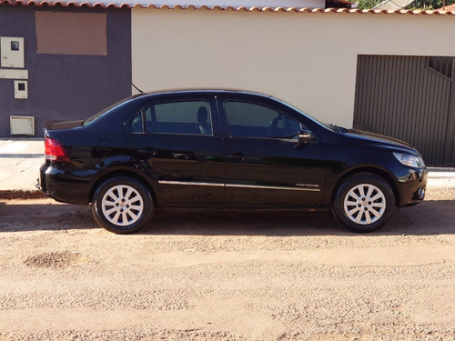 Volkswagen Voyage Confortline 1.6 Preto Completo