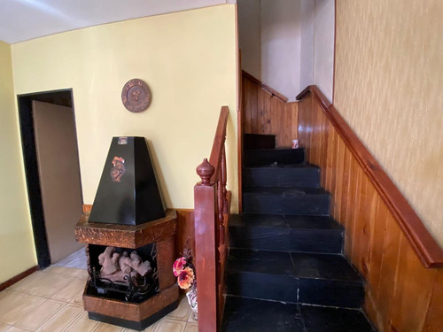 Imagen 8 de 15 de Dúplex De 4 Ambientes Con Cochera Y Jardín