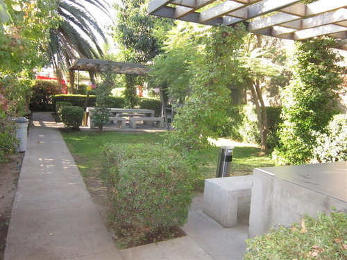 Departamento Como Nuevo En Venta De 1 Dorm. En La Reina