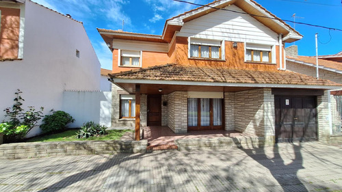 Casa En Miramar A Mts De La Peatonal. Zona 4