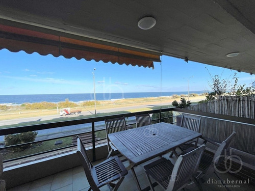 Imagen 1 de 15 de Apartamento En Venta En Primera Fila De Playa Mansa Con Parrillero Y Estufa A Leña 