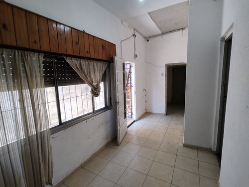 Imagen 8 de 20 de Ph De 2 Ambientes Con Patio Y Terraza Compartida.