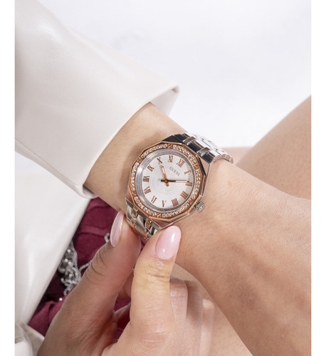 Reloj Mujer Guess Desire Oro Rosa. Correa Plateado Bisel Oro Rosa Fondo Plateado