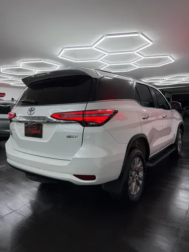Toyota Fortuner Srv Diésel 2.4 4x2