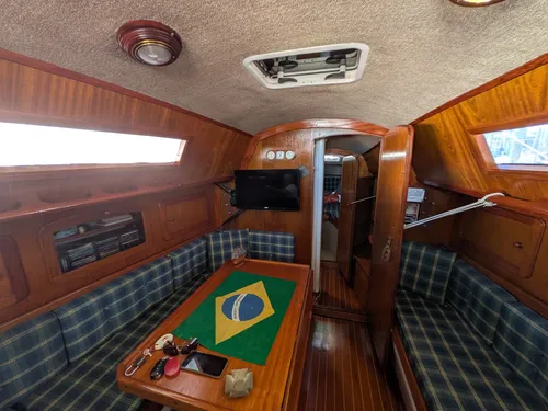 Velero Del Plata 31 -unico Dueño (motor Nuevo)