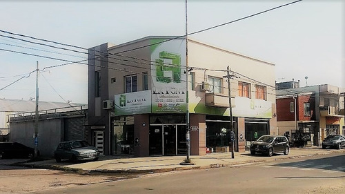Imagen 5 de 7 de Local En Esquina Con Oficinas/ Dptos. Planta Alta Y Deposito