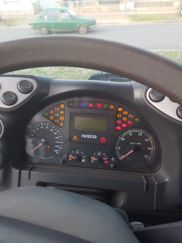 Camion Iveco Cursor 330 Año 2013. Excelente Estado