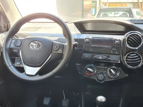 Imagen 9 de 10 de Toyota Etios 2016 1.5 Sedan Xs