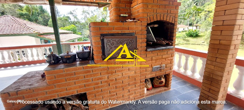 Linda Chácara Com Lago, Nascente E Pisicina Em Juquitiba