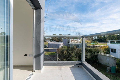 Casa En Venta En Arana