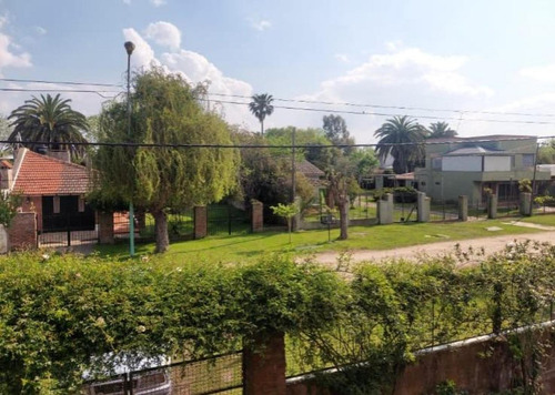 Casa En Venta - 2 Dormitorios 2 Baños - 300mts2 - Ensenada