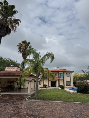 Quinta Con Casa Alberca Y Palapa En Portal Del Norte 3er Sector