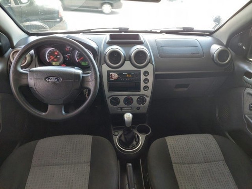 Imagem 3 de 11 de Fiesta Sedan 1.6 Rocam Se Sedan 8v Flex 4p Manual