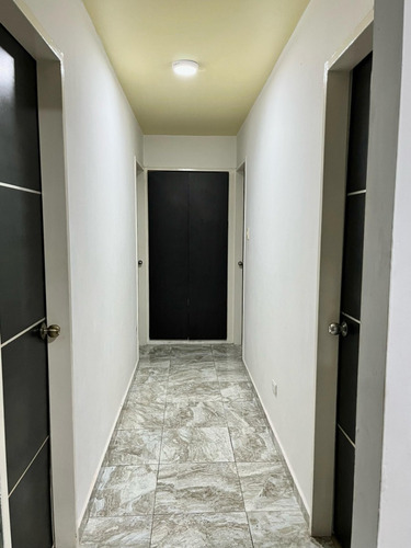 Apartamento En Residencia Parque Napoli, Los Nisperos Ns