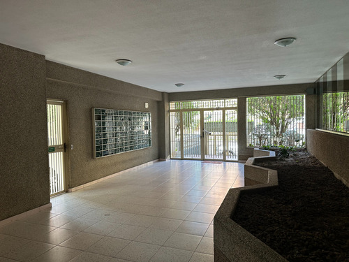 Apartamento En Venta En Lomas Del Avila